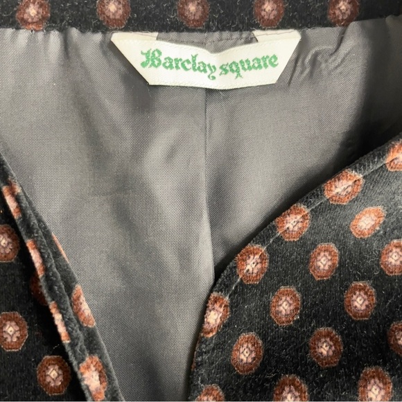 Katherine Barclay Womens
Size 13/14 Black Velvet Blazer
Jacket - Picture 5 of 10